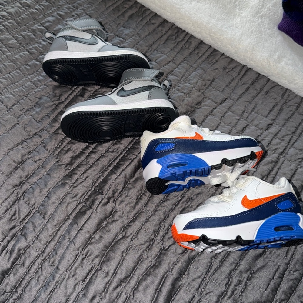Nike 4C Lot- NEW